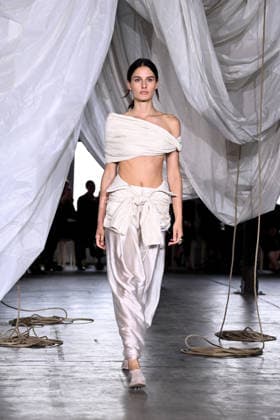 AUSTRALIAN FASHION WEEK, A model walks the runway wearing creations by Australian designer Bianca Spender, during Australian Fashion Week in Sydney, Tuesday, May 12, 2026. ( NO ARCHIVING SYDNEY NEW SOUTH WALES AUSTRALIA  Copyright: xDANxHIMBRECHTSx 20260512144806117983