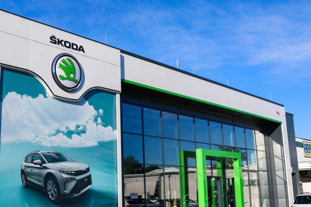12 05 2026 xsvx, economy, Skoda symbol photo, symbol image Skoda logo coat of arms brand logo Ettlingen