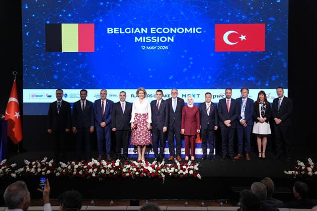 Belgian Economic Mission panel in Istanbul ISTANBUL, TURKIYE - MAY 12: Belgian Queen Mathilde (6th L), Flemish Minister-President Matthias Diependaele (7th R), Turkish Family and Social Services Minister Mahinur Ozdemir Goktas (6th R), and Turkish Industry and Technology Minister Fatih Kacir (4th L) pose for a the Transition from Industry 4.0 to Industry 5.0 session held at the MEXT Technology Center as part of the Belgian Economic Mission in Istanbul, Turkiye on May 12, 2026. Adem Kutucu Anadolu Istanbul Turkey. Editorial use only. Please get in touch for any other usage.  Copyright: x2026xAnadoluxAdemxKutucux