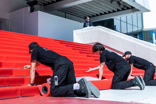 Mise en place tapis rouge avant louverture du 79ème Festival International du Film de Cannes le 12 mai 2026 Olivier Borde Bestimage Red carpet being laid out before the opening of the 79th Cannes International Film Festival on May 12, 2026 Cannes France  Copyright: xOLIVIERxBORDEx xBESTIMAGExOLIVIERxBORDEx xBESTIMAGEx