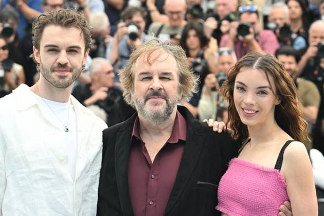 79ème Festival International du Film de Cannes Photocall with Peter Jackson et ses enfants qui va recevoir une Palme dHonneur 79th International Cannes Film Festival Photocall with Peter Jackson with his 2 children who will recieve an honorary Palme dOr 455826 2026 05 12 Cannes France Jackson, Peter Jackson, Katie Jackson, Billy  Copyright: xSergexArnalx xStarfacex STAR_455826_006