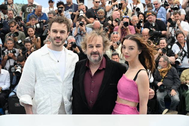 79ème Festival International du Film de Cannes Photocall with Peter Jackson et ses enfants qui va recevoir une Palme dHonneur 79th International Cannes Film Festival Photocall with Peter Jackson with his 2 children who will recieve an honorary Palme dOr 455826 2026 05 12 Cannes France Jackson, Peter Jackson, Katie Jackson, Billy  Copyright: xSergexArnalx xStarfacex STAR_455826_009