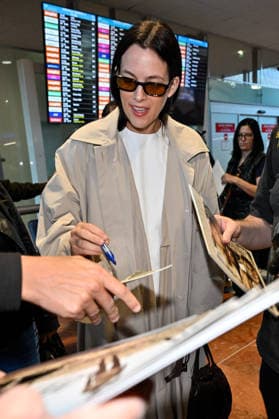 Cannes Riley Keough At Nice Airport JR Riley Keough is seen at Nice airport ahead 79th Cannes Film Festival in Nice, France on May 12, 2026. Photo by Julien Reynaud APS-Medias ABACAPRESS.COM Nice France  Copyright: xReynaudxJulien APS-Medias ABACAx