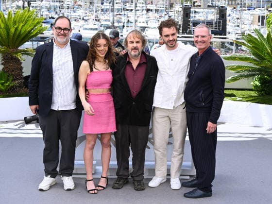IPA84595775 - Cannes, 79th Cannes Film Festival 2026, Photocall Palma d™oro d™onore a Peter Jackson Nella foto: Carlos Ramirez Laloli, Katie Jackson, Peter Jackson, Billy Jackson and Ken Kamis  Copyright: xAlbertoxTerenghix xPoolxPhotoxEventsx07x 84595775