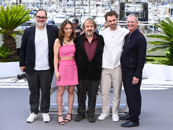 IPA84595774 - Cannes, 79th Cannes Film Festival 2026, Photocall Palma d™oro d™onore a Peter Jackson Nella foto: Carlos Ramirez Laloli, Katie Jackson, Peter Jackson, Billy Jackson and Ken Kamis  Copyright: xAlbertoxTerenghix xPoolxPhotoxEventsx07x 84595774