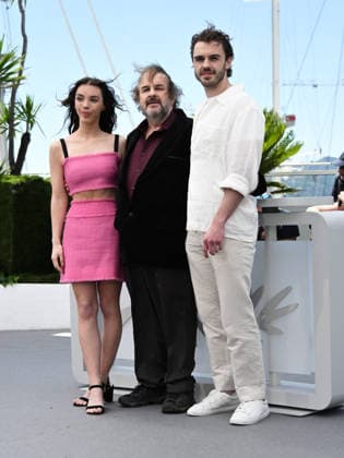 IPA84595875 - Cannes, 79th Cannes Film Festival 2026, Photocall Palma d™oro d™onore a Peter Jackson Nella foto: Peter Jackson con i figli Katie Jackson e Billy Jackson  Copyright: xSimonexComix xPoolxPhotoxEventsx07x 84595875