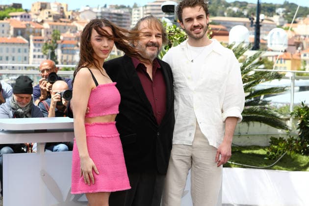 May 12, 2026, Cannes, Cote D azur, France: Children KATIE JACKSON and WILLIAM JACKSON accompany their father PETER JACKSON as he attends the Honorary Palme d Or photocall at the 79th Annual Cannes Film Festival at Palais des Festivals in Cannes, France Cannes France - ZUMAc179 20260512_zep_c179_019 Copyright: xMickaelxChavetx