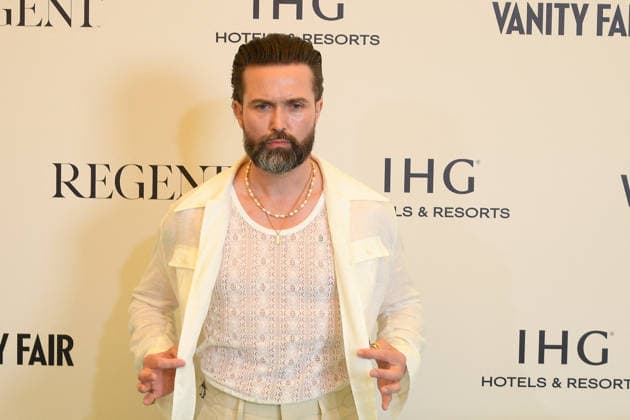 Emmett J Scanlan at the photocall of the Vanity Fair event on the beach of the Carlton Hotel during the 79th International Film Festival in Cannes, France, May 12, 2026 Lionel Urman Bestimage Celebs attend the Vanity Fair Lunch during the 79th annual Cannes Film Festival at Carlton Beach Club on May 12, 2026 in Cannes, France Paris France  Copyright: xLIONELxURMANxx xBESTIMAGExLIONELxURMANxx xBESTIMAGEx