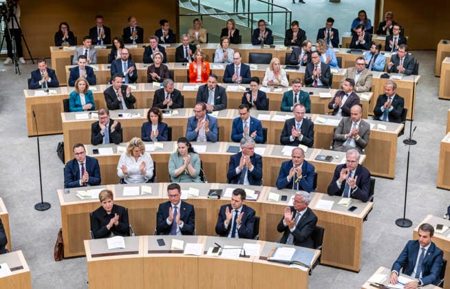 Konstituierende Sitzung des 18. Landtags von Baden-Württemberg. Parlamentarier der CDU-Fraktion. In der ersten Reihe Nicole Razavi, Manuel Hagel, Tobias Vogt, Thomas Strobl. Kurios: Grüne und CDU sind mit jeweils 56 Abgeordneten gleich stark. AfD haben 35 Abgeordnete, die SPD 10. 12.05.2026, Stuttgart, Baden-Württemberg, Deutschland *** Constituent session of the 18th state parliament of Baden Württemberg Parliamentarians of the CDU parliamentary group In the front row Nicole Razavi, Manuel Hagel, Tobias Vogt, Thomas Strobl Curious Greens and CDU are equally strong with 56 MPs each AfD have 35 MPs, the SPD 10 12 05 2026, Stuttgart, Baden Württemberg, Germany