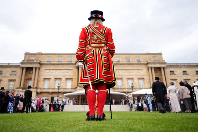 Royal Garden Party at Buckingham Palace Yeomen of the Guard during a Royal Garden Party at Buckingham Palace, London, to celebrate frontline workers from across the United Kingdom and recognise the dedication and contribution of those who serve their communities through volunteering, supporting charitable causes and working for emergency services. Picture date: Tuesday May 12, 2026., Credit:Aaron Chown PA ROTA - B68 Avalon UK, London  Copyright: xAaronxChownx xPAxROTAx-xB68x xAvalonx 1098334697