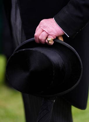Royal Garden Party at Buckingham Palace Detailed view of King Charles III signet ring and hat during a Royal Garden Party at Buckingham Palace, London, to celebrate frontline workers from across the United Kingdom and recognise the dedication and contribution of those who serve their communities through volunteering, supporting charitable causes and working for emergency services. Picture date: Tuesday May 12, 2026., Credit:Aaron Chown PA ROTA - B68 Avalon UK, London  Copyright: xAaronxChownx xPAxROTAx-xB68x xAvalonx 1098334929