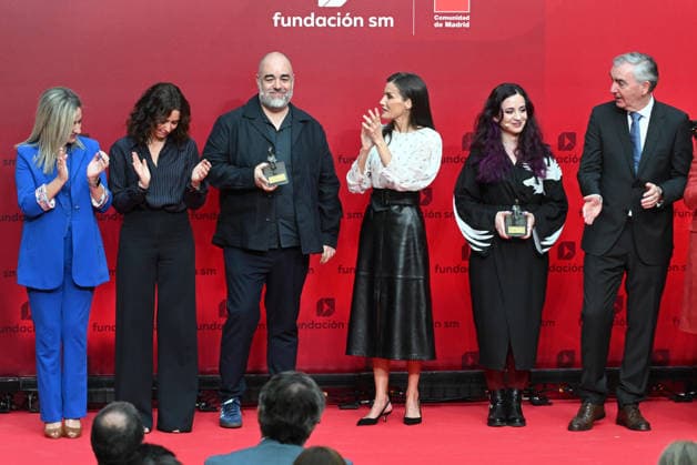 Queen Letizia presents the awards to the winning authors in the 48th edition of the SM Childrens Literature Awards Family photo during the 48th edition of the SM Childrens Literature Awards El Barco de Vapor and Gran Angular 2026, at the Real Casa de Correos, on May 12, 2026, in Madrid Spain Winners Josan Hatero and Alba Quintas Garciandia will receive an award of 35,000 euros each, the largest in the Spanish-speaking world in their categories REINA REALEZA LITERATURA José Madrid Madrid Madrid Spain  Copyright: xJosÃ xOlivax 7518262