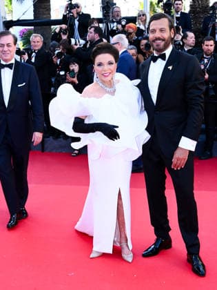 IPA84604091 - Cannes, 79th Cannes Film Festival 2026, opening red carpet Pictured: Joan Collins, Laurent Lafitte  Copyright: xTerenghi Ipa-Agency.netx xPoolxPhotoxEventsx07x 84604091