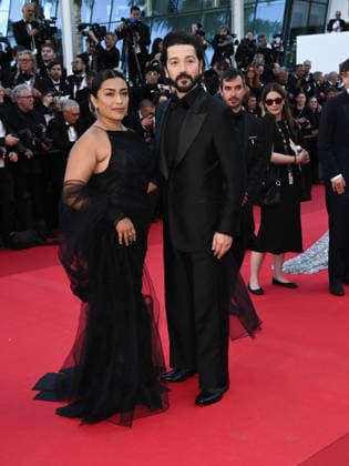 IPA84604197 - Cannes, 79th Cannes Film Festival 2026, Red Carpet di Apertura. Nella foto Diego Luna, Adriana Paz  Copyright: xSimonexComix xPoolxPhotoxEventsx07x 84604197
