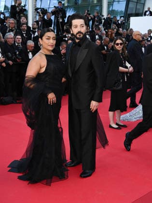 IPA84604201 - Cannes, 79th Cannes Film Festival 2026, Red Carpet di Apertura. Nella foto Diego Luna, Adriana Paz  Copyright: xSimonexComix xPoolxPhotoxEventsx07x 84604201