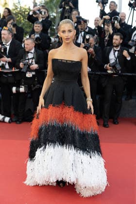 Caroline Daur Montée des marches du film La vénus électrique pour la cérémonie douverture du 79ème Festival International du Film de Cannes, le 12 mai 2026 Olivier Borde Bestimage Red carpet for The electric kiss during the 79th Cannes International Film Festival Opening ceremony on May 12, 2026 Cannes France  Copyright: xOLIVIERxBORDEx xBESTIMAGExOLIVIERxBORDEx xBESTIMAGEx