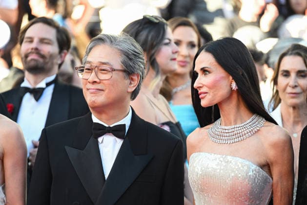 IPA84604451 - Cannes, 79th Cannes Film Festival 2026, red carpet di apertura Nella foto: Park Chan-wook , Demi Moore  Copyright: xManuelexMangiarottix xPoolxPhotoxEventsx07x 84604451