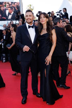 James Franco et sa compagne Izabel Pakzad Montée des marches du film La vénus électrique pour la cérémonie douverture du 79ème Festival International du Film de Cannes, le 12 mai 2026 Jacovides Moreau Bestimage Red carpet for The electric kiss during the 79th Cannes International Film Festival Opening ceremony on May 12, 2026 Cannes France  Copyright: xJACOVIDES-MOREAUx xBESTIMAGExJACOVIDES-MOREAUx xBESTIMAGEx