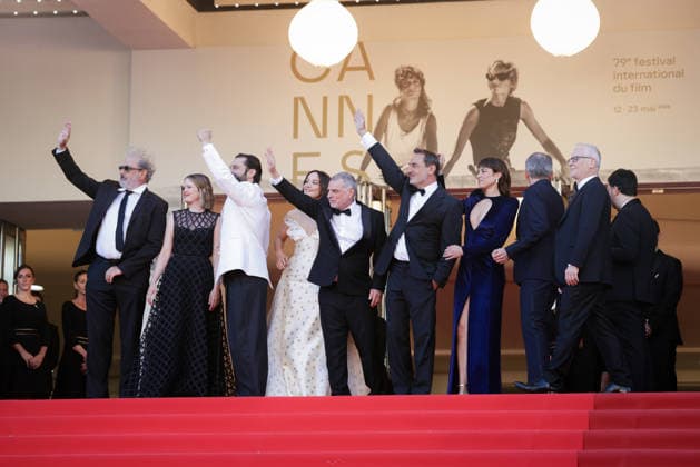 79ème Festival International du Film de Cannes Montée des marches douverture avec le film La Vénus Electrique 79th International Cannes Film Festival Opening Red Carpet with La Vénus Electrique movie Gustave de Kervern, Madeleine Baudot, Pio Marmai, Anaïs Demoustier, Pierre Salvadori, Gilles Lellouche and Vimala Pons 455852 2026 05 12  Copyright: xLionelxGuericolas MPPx STAR_455852_200