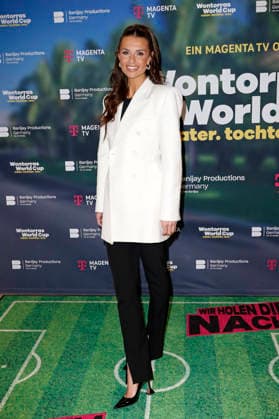 Laura Wontorra at the premiere screening of the Magenta TV documentary series Wontorras World Cup Father Daughter World Cup at the Telekom Flagship Store Hamburg, 12 05 2026 Foto:xC.xTamckex xFuturexImagex wontorra_6508