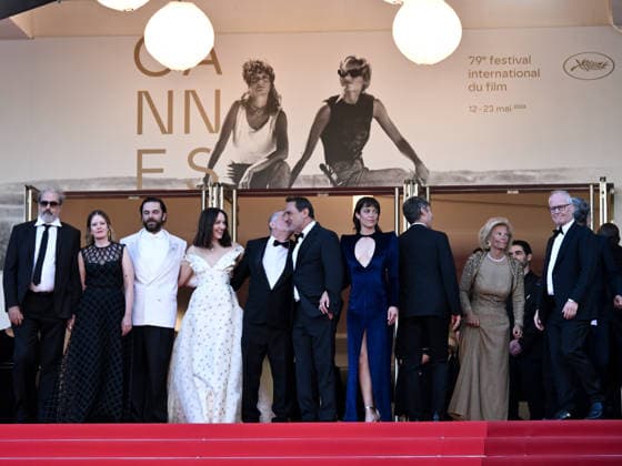 IPA84611230 - Cannes, 79th Cannes Film Festival 2026, Red Carpet di Apertura. Nella foto Gustave de Kervern, Vimala Pons, Pio MarmaÃ¯, Pierre Salvadori, AnaÃ¯s Demoustier, Gilles Lellouche and Madeleine Baudot  Copyright: xSimonexComix xPoolxPhotoxEventsx07x 84611230