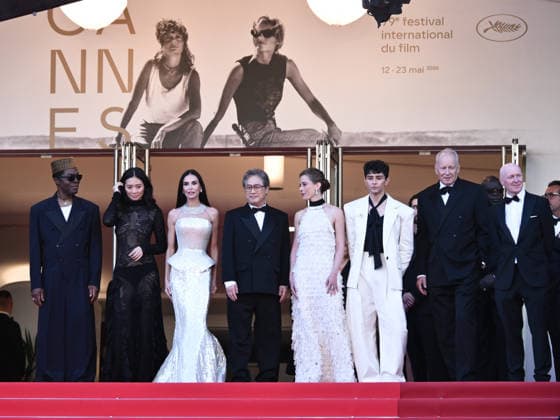 IPA84611226 - Cannes, 79th Cannes Film Festival 2026, Red Carpet di Apertura. Nella foto Jury Members Isaach de BankolÃ , ChloÃ Zhao, Demi Moore, Jury President Park Chan-wook, Laura Wandel and Diego CÃ spedes  Copyright: xSimonexComix xPoolxPhotoxEventsx07x 84611226