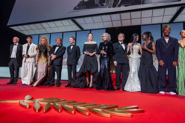 Paul Laverty, Diego Céspedes, Miri Ben Ari, Peter Jackson, Elijah Wood, Gong Li, Jane Fonda, Park Chan wook, Demi Moore, Eye Haïdara, Isaach de Bankolé, Ruth Negga Cérémonie douverture du 79ème Festival International du Film de Cannes, le 12 mai 2026 Borde Jacovides Moreau Bestimage Red carpet for The electric kiss during the 79th Cannes International Film Festival Opening ceremony on May 12, 2026 Cannes France Copyright: xJACOVIDES-BORDE-MOREAUx xBESTIMAGExJACOVIDES-BORDE-MOREAUx xBESTIMAGEx