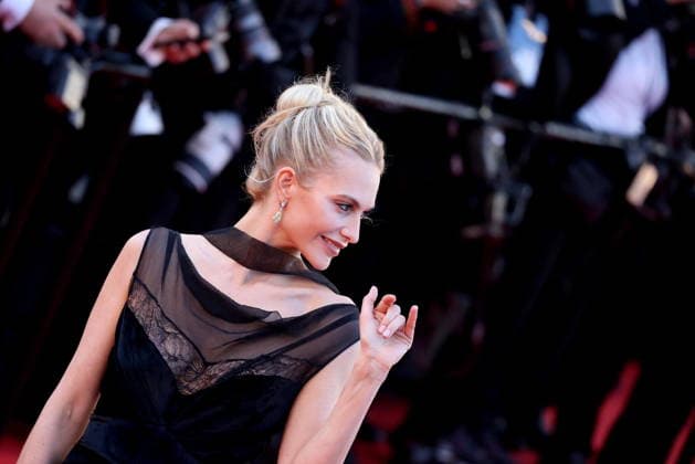 Poppy Delevingne Montée des marches du film La vénus électrique pour la cérémonie douverture du 79ème Festival International du Film de Cannes, le 12 mai 2026 Jacovides Moreau Bestimage Red carpet for The electric kiss during the 79th Cannes International Film Festival Opening ceremony on May 12, 2026 Cannes France  Copyright: xJACOVIDES-MOREAUx xBESTIMAGExJACOVIDES-MOREAUx xBESTIMAGEx