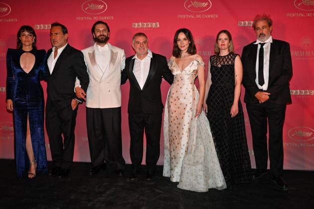 Cannes Opening Dinner JR Vimala Pons, Gilles Lellouche, Pio Marmaï, Pierre Salvadori, Anaïs Demoustier, Madeleine Baudot and Gustave de Kervern attending the Opening Dinner of the 79th Cannes Film Festival in Cannes, France on May 12, 2026. Photo by Julien Reynaud APS-Medias ABACAPRESS.COM Cannes France  Copyright: xReynaudxJulien APS-Medias ABACAx