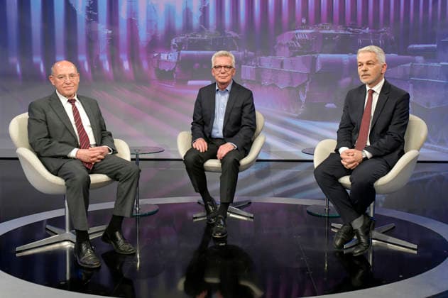 News Bilder des Tages #2 Gregor Gysi, Thomas de Maiziere und Carlo Masala in der ARD-Talkshow maischberger im Studio Berlin Adlershof. Berlin, 12.05.2026 *** Gregor Gysi, Thomas de Maiziere and Carlo Masala on the ARD talk show maischberger in Studio Berlin Adlershof Berlin, 12 05 2026 Foto:xM.xBehrensx xFuturexImagex maischberger1205_6515