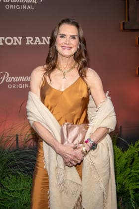 Paramount+ s Dutton Ranch New York Premiere, New York, USA - 12 May 2026 Brooke Shields attends Paramount+ s Dutton Ranch New York Premiere at AMC Lincoln Square 13 on May 12, 2026 in New York City. New York United States Copyright: xRonxAdarx xSOPAxImagesx _radar_dutton_20260512_01512