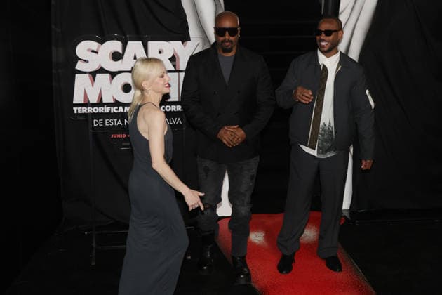May 12, 2026, Mexico City, Ciudad de Mexico, Mexico: (L-R) Anna Faris, Shawn Wayans and Marlon Wayans attend the red carpet for Scary Movie 6 at Cinemex Plaza Antara. on May 12, 2026 in Mexico City, Mexico. Mexico City Mexico - ZUMAe321 20260512_zea_e321_053 Copyright: xIsmaelxRosasx