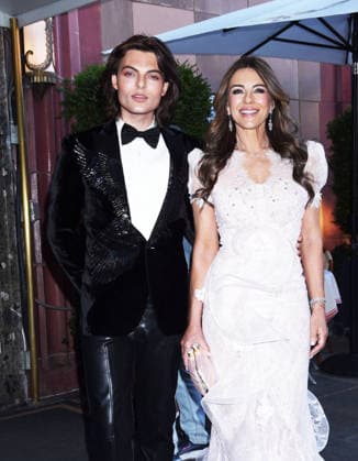 Elizabeth Hurley and her son Damien Hurley leave their hotel to attend the Breast Cancer Research Foundation Hot Pink Party Featuring: Elizabeth Hurley and son Damien Hurley Where: New York, United States When: 12 May 2026 Credit: Darla Khazei INSTARimages EDITORIAL USE ONLY. NOT FOR USE BY NEWSPAPERS BASED IN THE UK. Copyright: xx instar55685251
