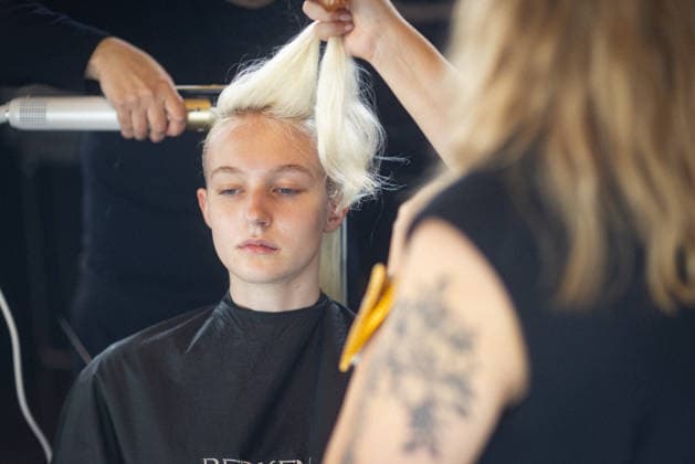 AUSTRALIAN FASHION WEEK, Behind the scenes models hair and make-up ahead of FDS TAFE NSW - The Innovators show during Australian fashion week at the Museum of contemporary art, Sydney, Wednesday, May 13, 2026. ( NO ARCHIVING MELBOURNE VICTORIA AUSTRALIA  Copyright: xNADIRxKINANIx 20260513199855173416