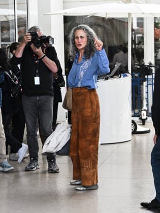 IPA84626191 - Cannes, 79th Cannes Film Festival 2026, giorno 1 - uscite e arrivi vip dagli hotel - Nella foto: Andie MacDowell  Copyright: xSimonexComix xPoolxPhotoxEventsx07x 84626191