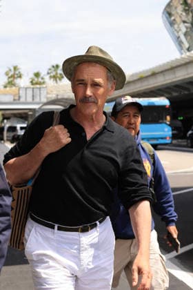 Mark Rylance arrives at Nice Airport during the 79th Cannes International Film Festival, France, on May 13, 2026 Laetitia Notarianni Bestimage Mark Rylance arrives at Nice Airport during the 79th Cannes International Film Festival, France, on May 13, 2026 Nice France  Copyright: xLaetitiaxNotarianni BestimagexLaetitiaxNotarianni Bestimagex