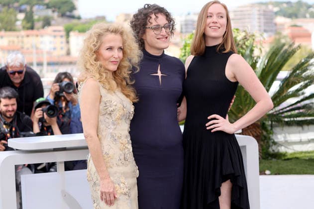 Gillian Anderson, Jane Schoenbrun and Hannah Einbinder at the photocall for the feature film Teenage Sex and Death at Camp Miasma at the Festival de Cannes 2026 79 Cannes International Film Festival at the Palais des Festivals Cannes, 13 05 2026 Foto:xD.xBedrosianx xFuturexImagex teenage_6503