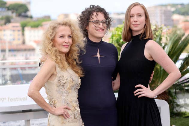 Gillian Anderson, Jane Schoenbrun and Hannah Einbinder at the photocall for the feature film Teenage Sex and Death at Camp Miasma at the Festival de Cannes 2026 79 Cannes International Film Festival at the Palais des Festivals Cannes, 13 05 2026 Foto:xD.xBedrosianx xFuturexImagex teenage_6505