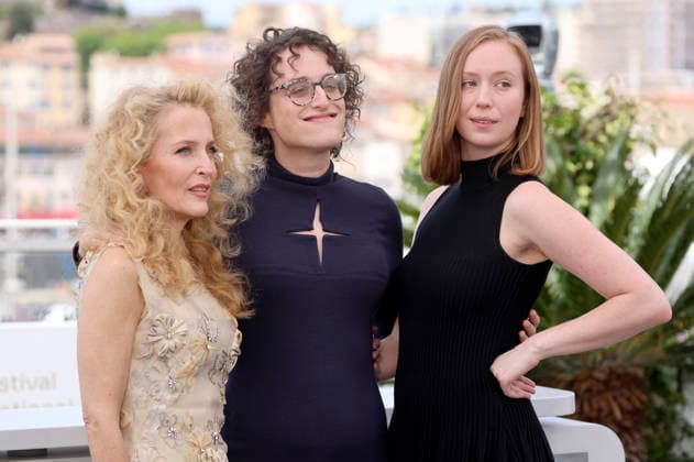 Gillian Anderson, Jane Schoenbrun and Hannah Einbinder at the photocall for the feature film Teenage Sex and Death at Camp Miasma at the Festival de Cannes 2026 79 Cannes International Film Festival at the Palais des Festivals Cannes, 13 05 2026 Foto:xD.xBedrosianx xFuturexImagex teenage_6508