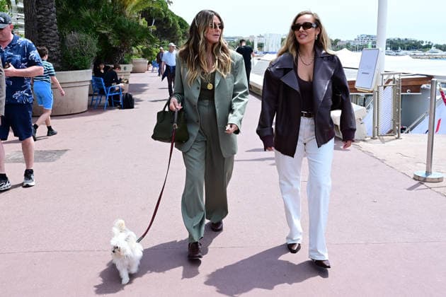 Model and TV presenter Heidi Klum walks her dog along the Croisette during the 79th Cannes Film Festival Romain Doucelin Bestimage  Copyright: xRomainxDoucelinx xBestimagexRomainxDoucelinx xBestimagex