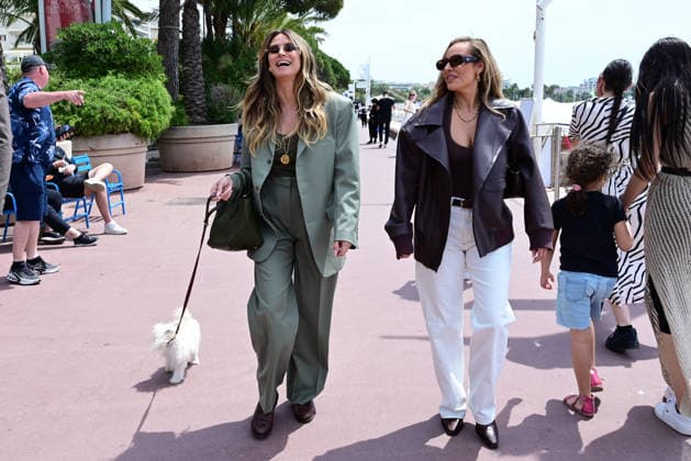 Model and TV presenter Heidi Klum walks her dog along the Croisette during the 79th Cannes Film Festival Romain Doucelin Bestimage  Copyright: xRomainxDoucelinx xBestimagexRomainxDoucelinx xBestimagex