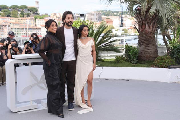 Adriana Paz, Diego Luna and Anna Diaz at the photocall for the feature film Ceniza en la Boca Ashes at the Festival de Cannes 2026 79 Cannes International Film Festival at the Palais des Festivals Cannes, 13 05 2026 Foto:xD.xBedrosianx xFuturexImagex ashes_6503