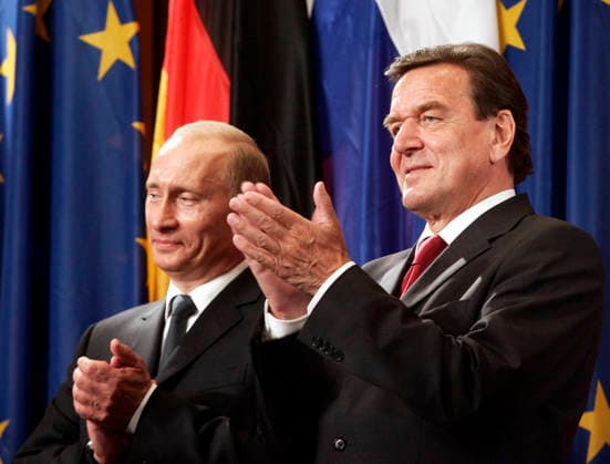Nord Stream Pipeline Project Sep 08, 2005 - Berlin, GERMANY - The former Chancellor of Germany, GERHARD SCHROEDER and the President of Russia, VLADIMIR PUTIN, were strong advocates of the pipeline project during the negotiation phase. The agreement to build the pipeline was signed two weeks before the German parliamentary election. On 24 October 2005, just a few weeks before Schröder stepped down as a Chancellor, the German government guaranteed a credit of 1 billion euros for the Nord Stream pipeline project. Soon after leaving the post of Chancellor of Germany, Gerhard Schröder agreed to head the shareholders committee of the Nord Stream AG. This has been widely described by German and international media as a scandalous conflict of inte Copyright: xJochenxZickx
