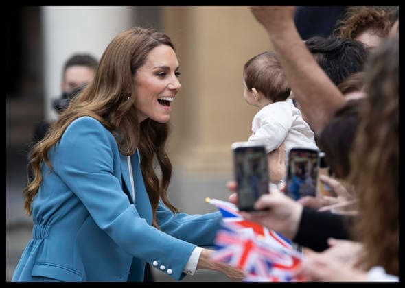 . 13 05 2026. Reggio Emilia, Italy. Kate Middleton. the Princess of Wales , on a walkabout outside the town hall in Reggio Emilia on day one of her visit to Italy.  xStephenxLockx xi-Imagesx IIM-26766-0035