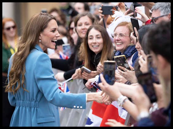 . 13 05 2026. Reggio Emilia, Italy. Kate Middleton. the Princess of Wales , on a walkabout outside the town hall in Reggio Emilia on day one of her visit to Italy.  xStephenxLockx xi-Imagesx IIM-26766-0041