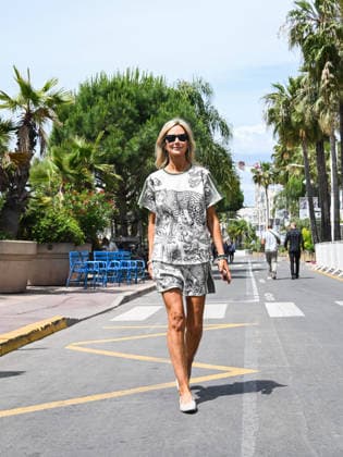 IPA84628943 - Cannes, 79th Cannes Film Festival 2026, Day 1 - Strolling VIPs on the Croisette - Pictured: Lady Victoria Hervey  Copyright: xManuelexMangiarottix xPoolxPhotoxEventsx07x 84628943