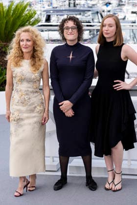 79th Cannes Film Festival Photocall of the movie -Teenage sex and death at camp Miasma Palais des Festivals - Cannes, France Gillian Anderson;Jane Schoenbrun;Hannah Einbinder 79th Cannes Film Festival Photocall of the movie -Teenage sex and death at camp Miasma Palais des Festivals - Cannes, France 13th May 2026 SGPItalia id 134688_011 *Not Exclusive  Copyright: xALFONSOxCATALANO SGPITALIAx