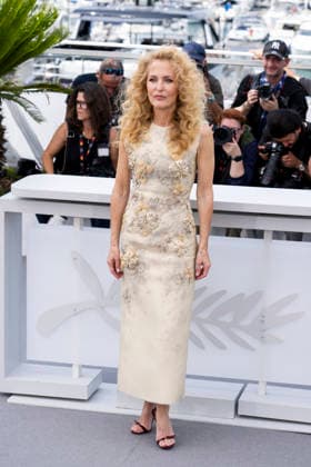 79th Cannes Film Festival Photocall of the movie -Teenage sex and death at camp Miasma Palais des Festivals - Cannes, France Gillian Anderson 79th Cannes Film Festival Photocall of the movie -Teenage sex and death at camp Miasma Palais des Festivals - Cannes, France 13th May 2026 SGPItalia id 134688_011 *Not Exclusive  Copyright: xALFONSOxCATALANO SGPITALIAx