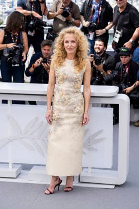 79th Cannes Film Festival Photocall of the movie -Teenage sex and death at camp Miasma Palais des Festivals - Cannes, France Gillian Anderson 79th Cannes Film Festival Photocall of the movie -Teenage sex and death at camp Miasma Palais des Festivals - Cannes, France 13th May 2026 SGPItalia id 134688_011 *Not Exclusive  Copyright: xALFONSOxCATALANO SGPITALIAx