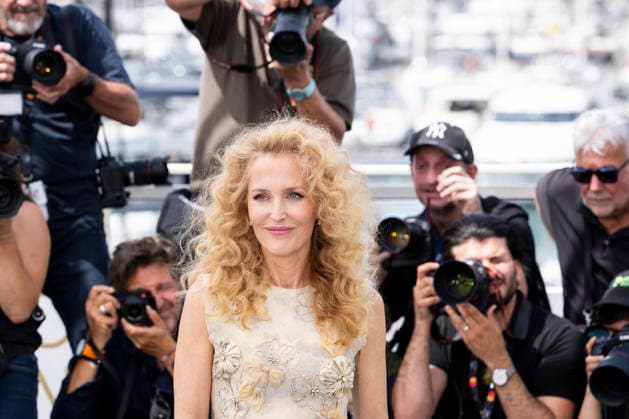 79th Cannes Film Festival Photocall of the movie -Teenage sex and death at camp Miasma Palais des Festivals - Cannes, France Gillian Anderson 79th Cannes Film Festival Photocall of the movie -Teenage sex and death at camp Miasma Palais des Festivals - Cannes, France 13th May 2026 SGPItalia id 134688_011 *Not Exclusive  Copyright: xALFONSOxCATALANO SGPITALIAx